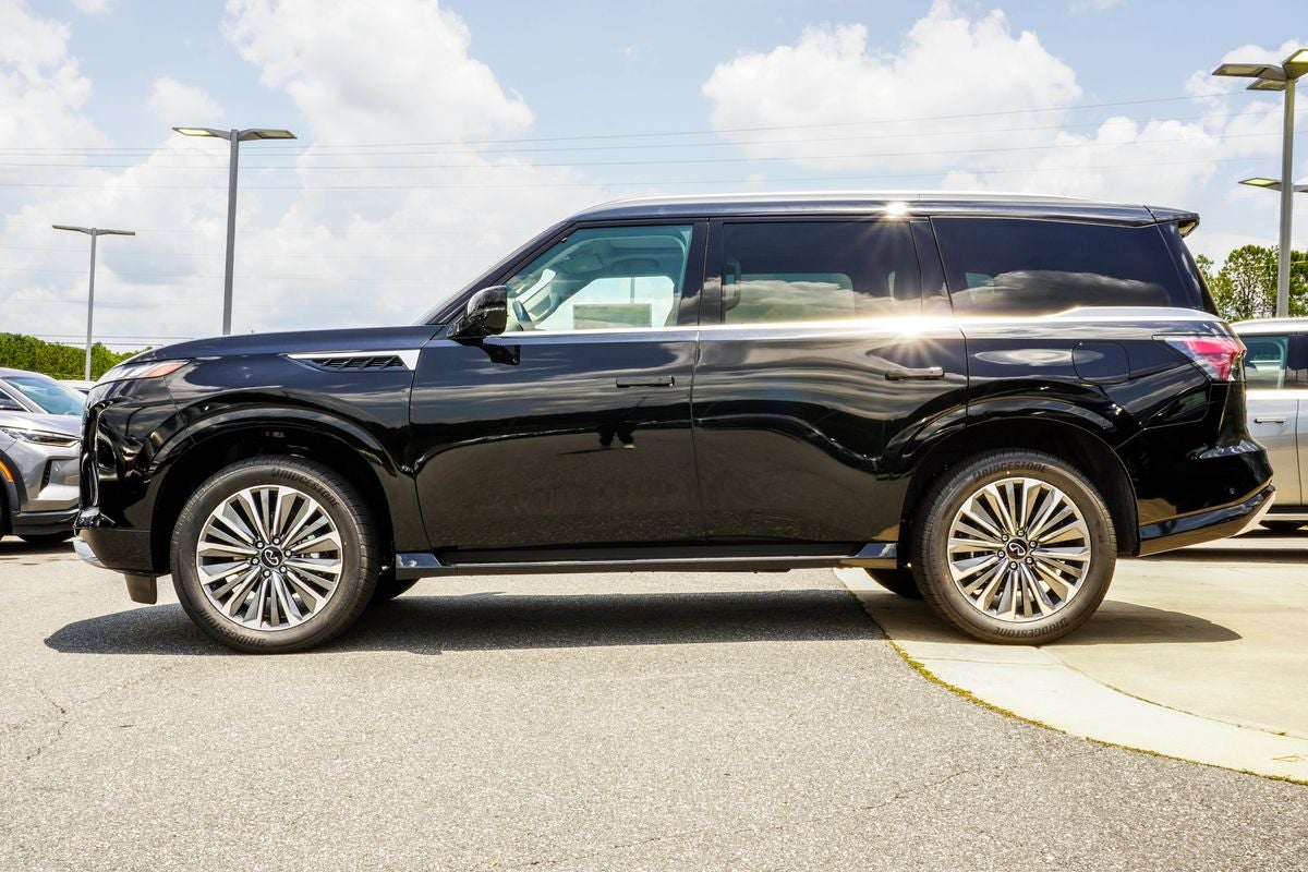 2027 INFINITI QX80 LUXE