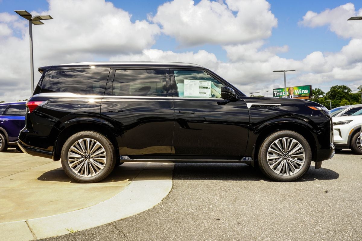 2026 INFINITI QX80 LUXE
