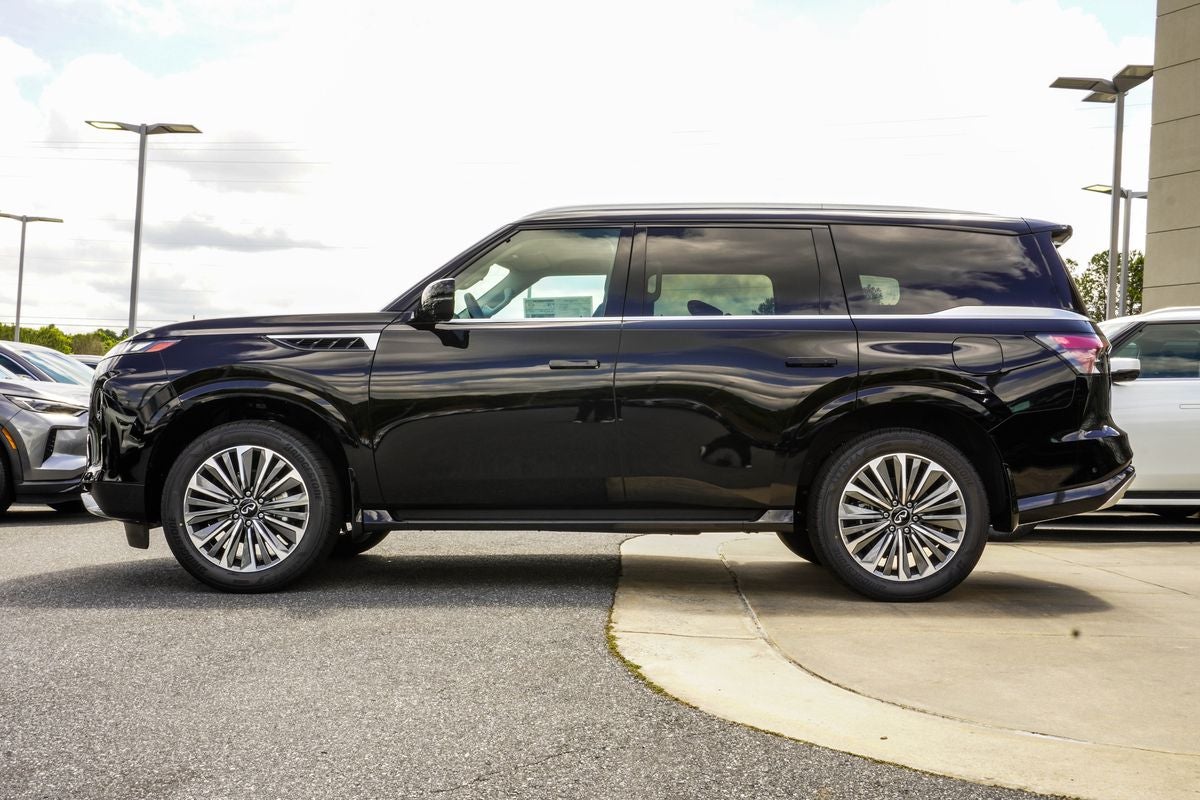 2026 INFINITI QX80 LUXE