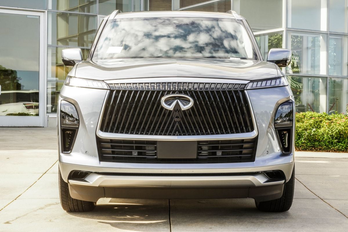 2027 INFINITI QX80 LUXE