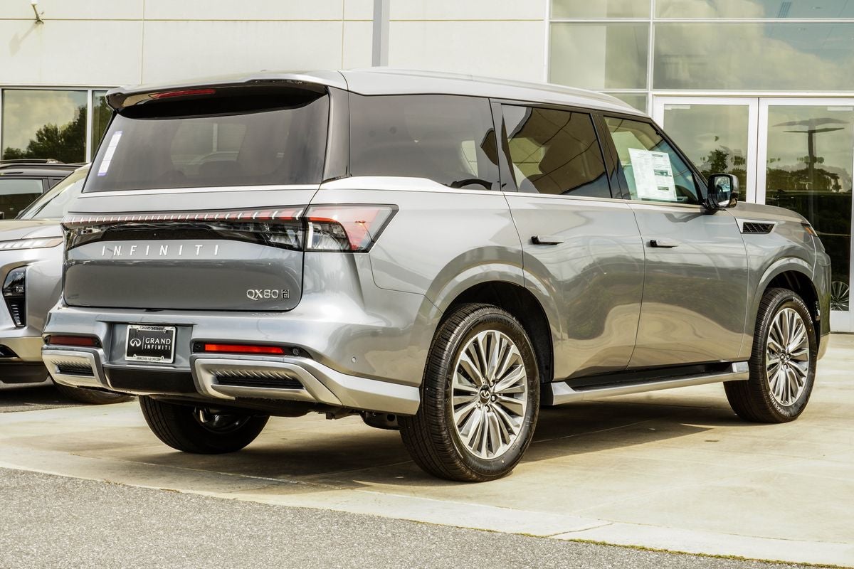 2027 INFINITI QX80 LUXE