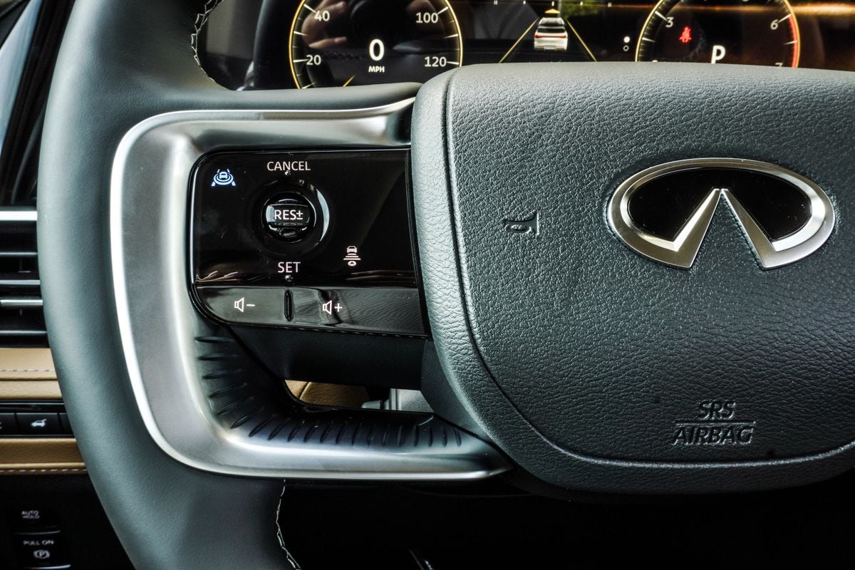 2027 INFINITI QX80 LUXE
