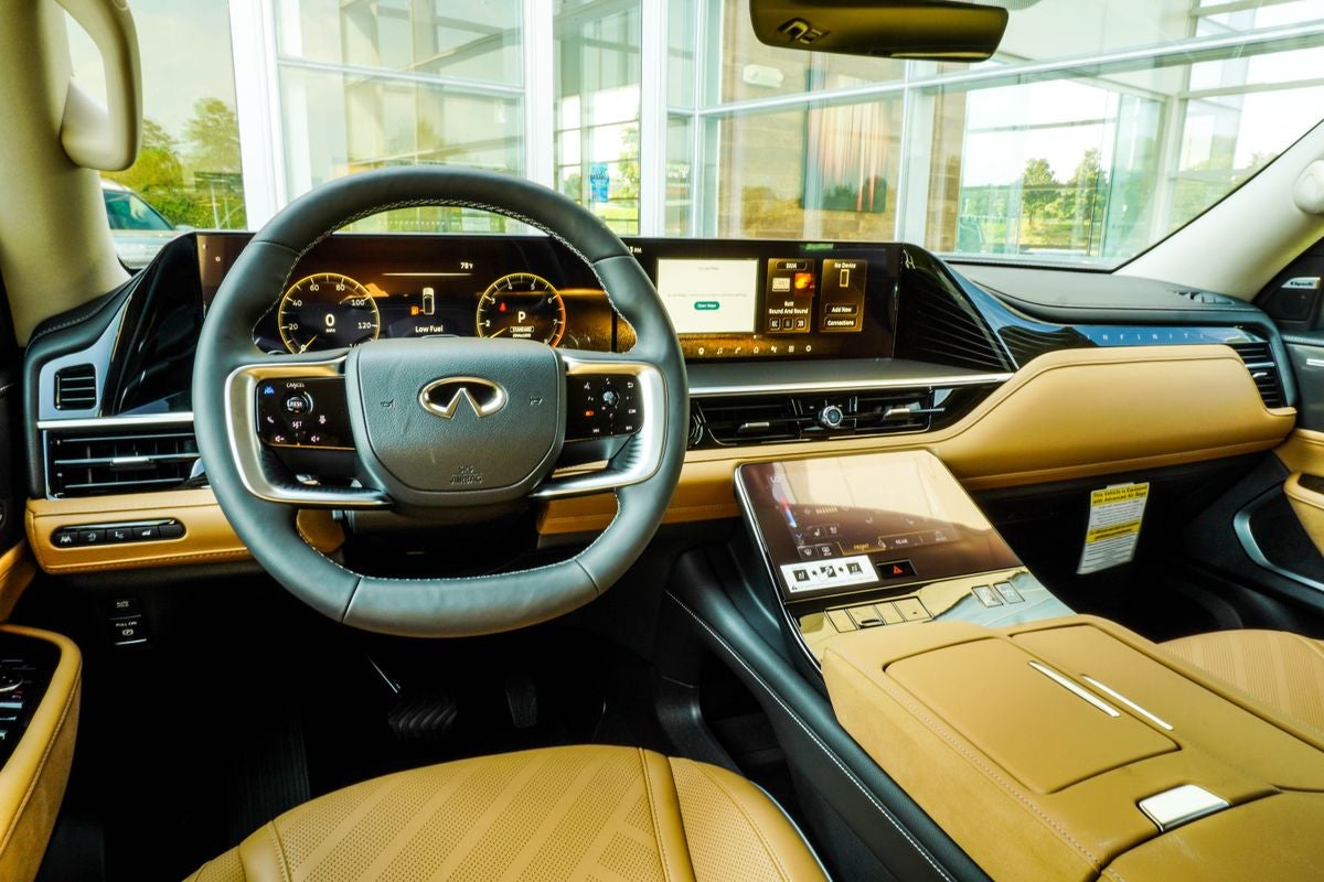 2027 INFINITI QX80 LUXE