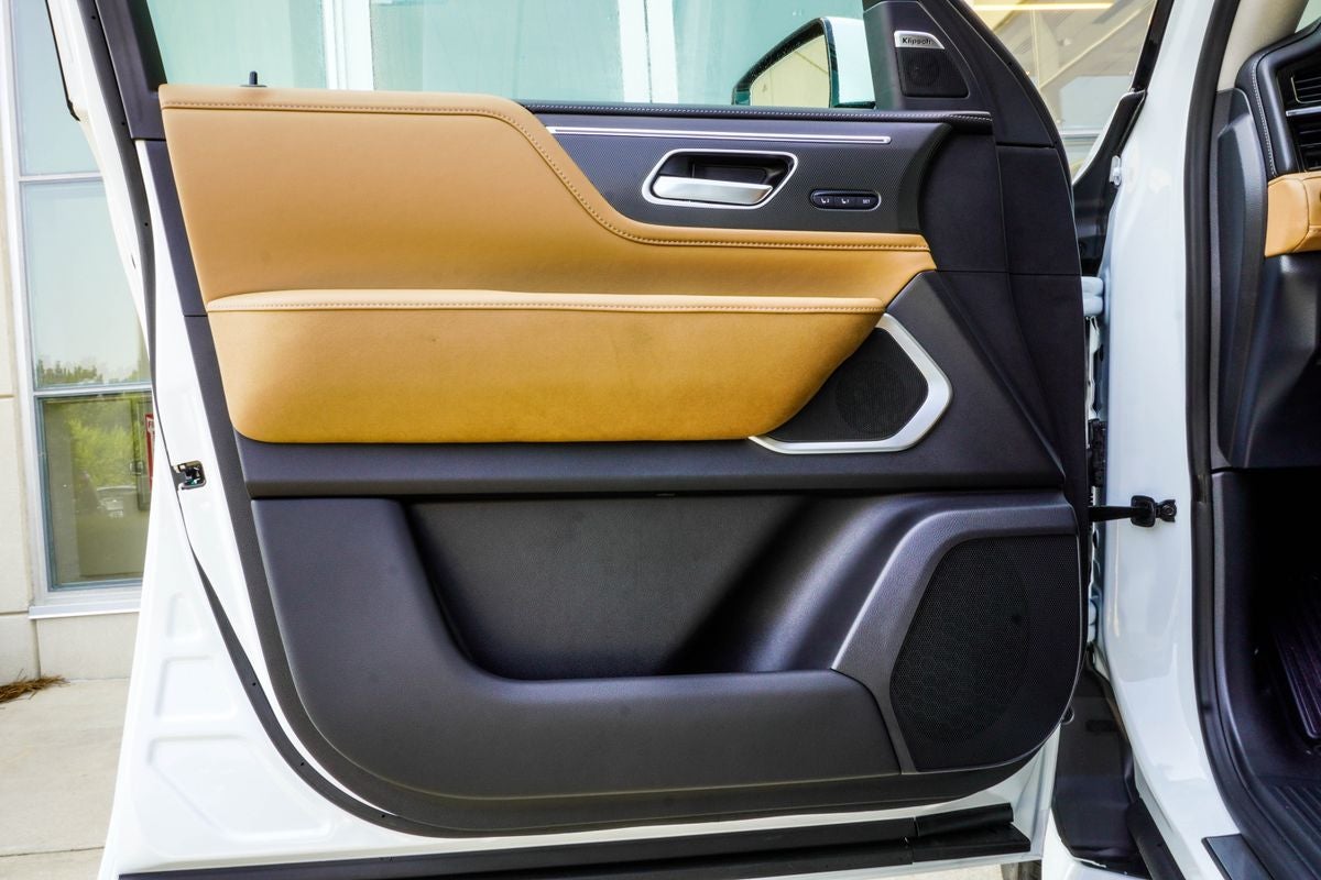 2027 INFINITI QX80 LUXE