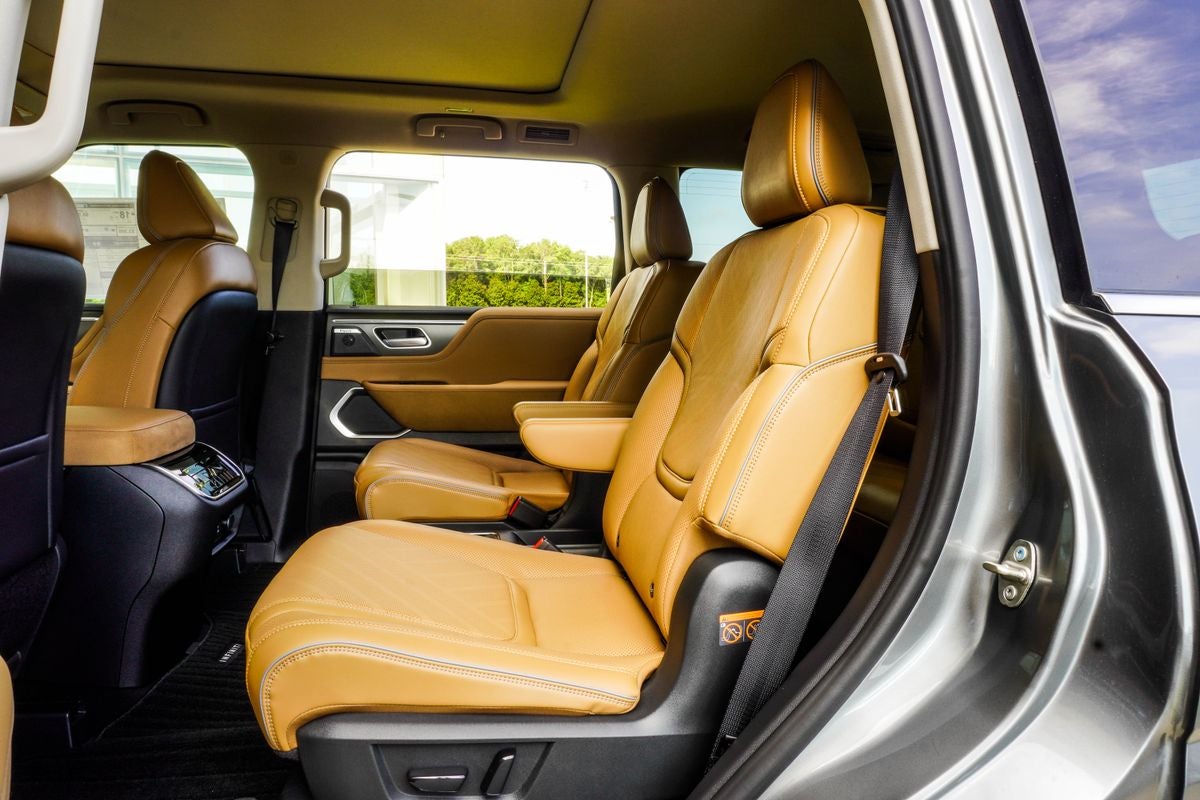 2027 INFINITI QX80 LUXE