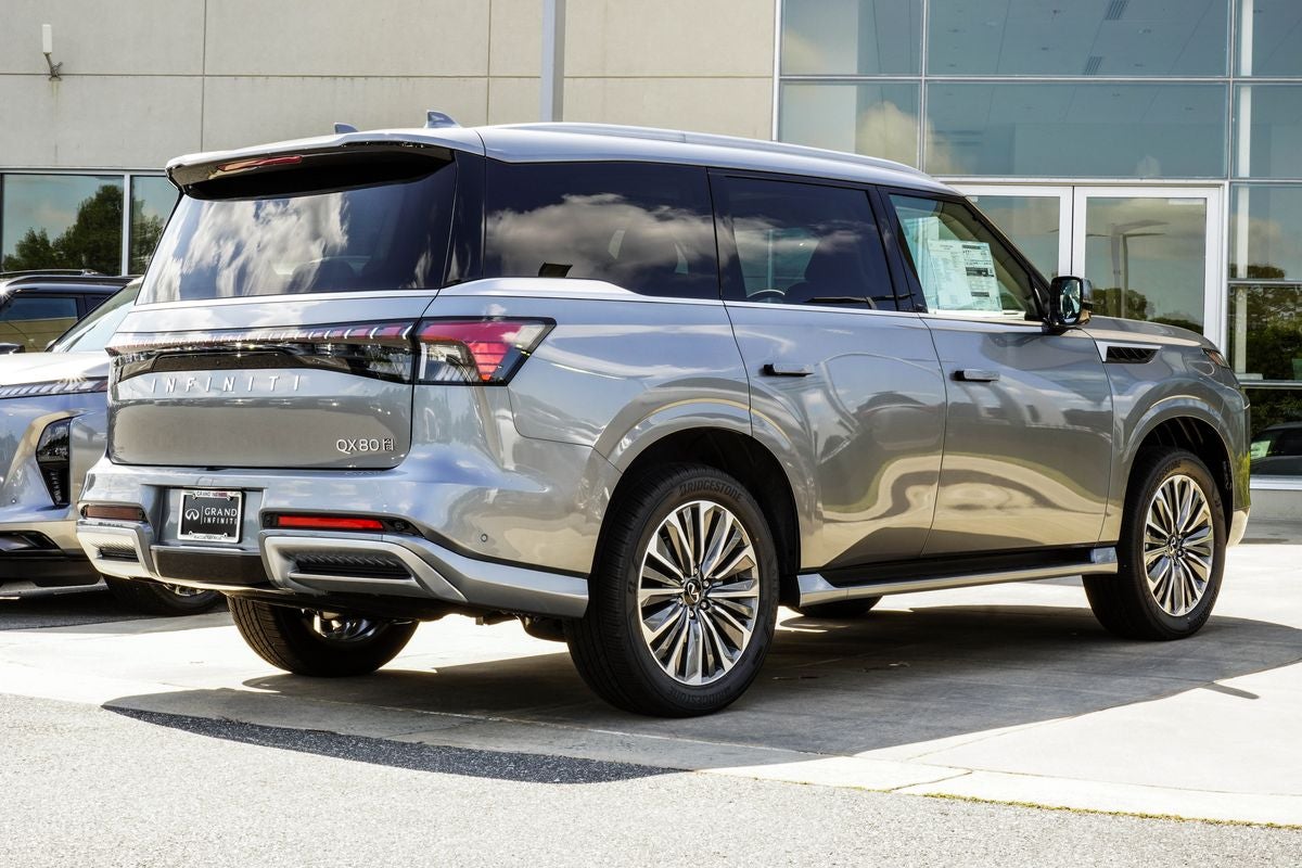 2027 INFINITI QX80 LUXE