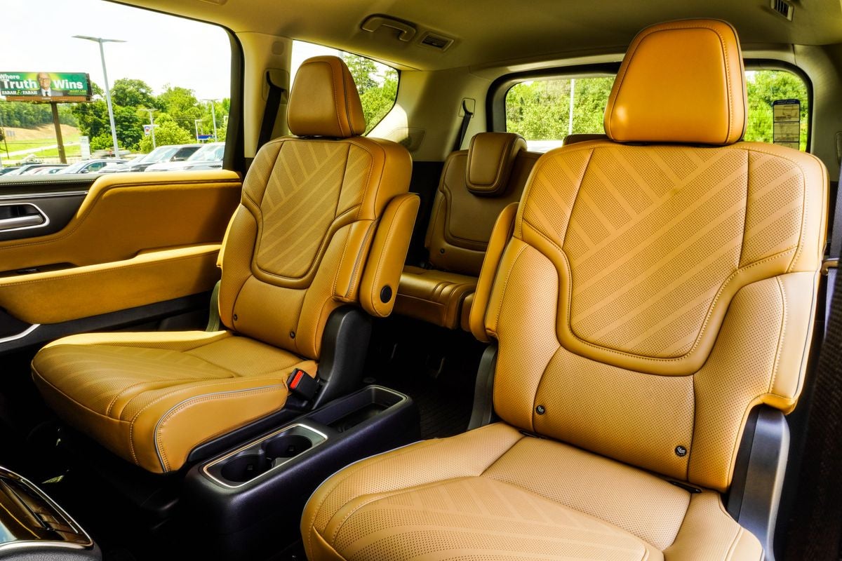 2027 INFINITI QX80 LUXE