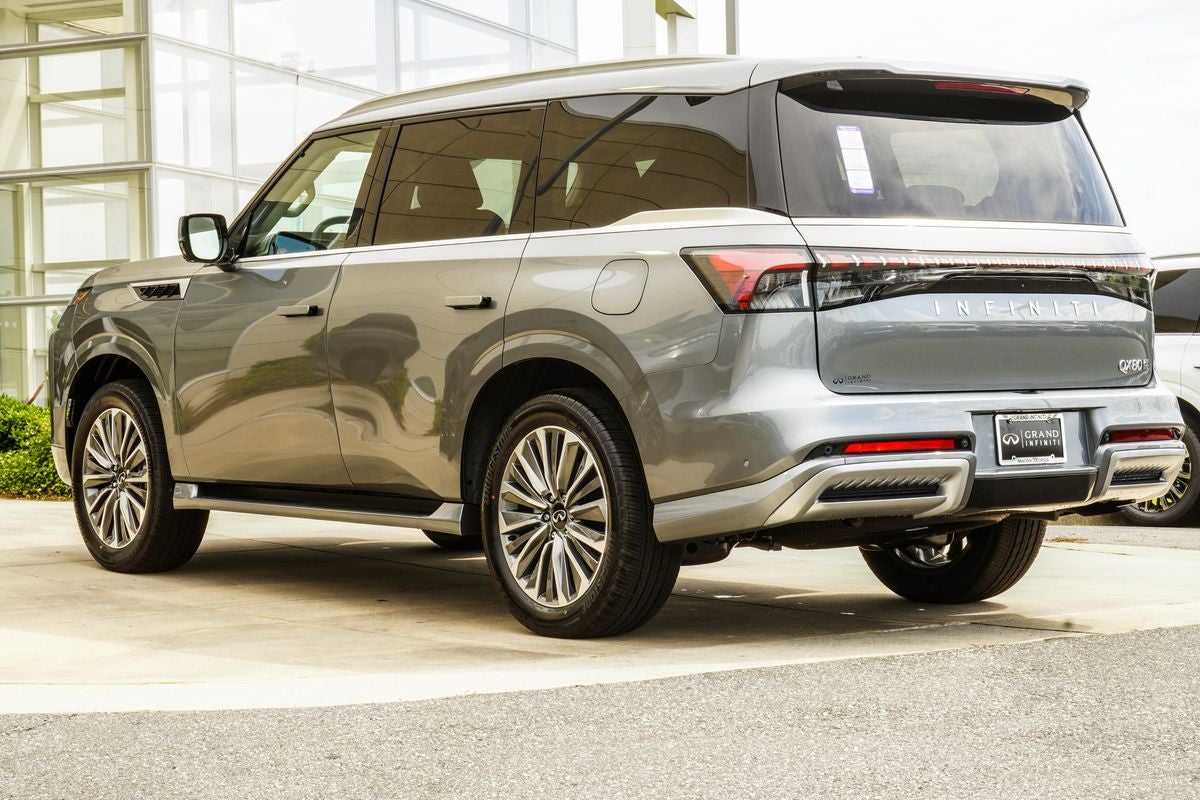 2027 INFINITI QX80 LUXE