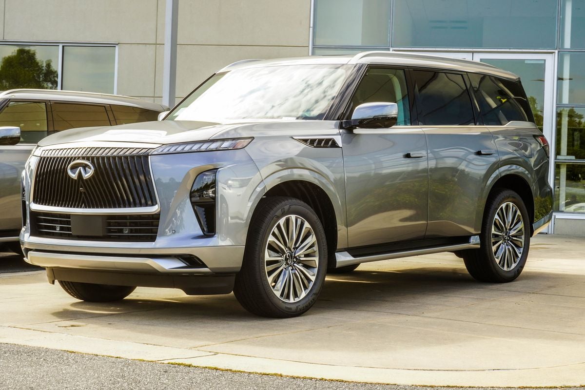 2027 INFINITI QX80 LUXE
