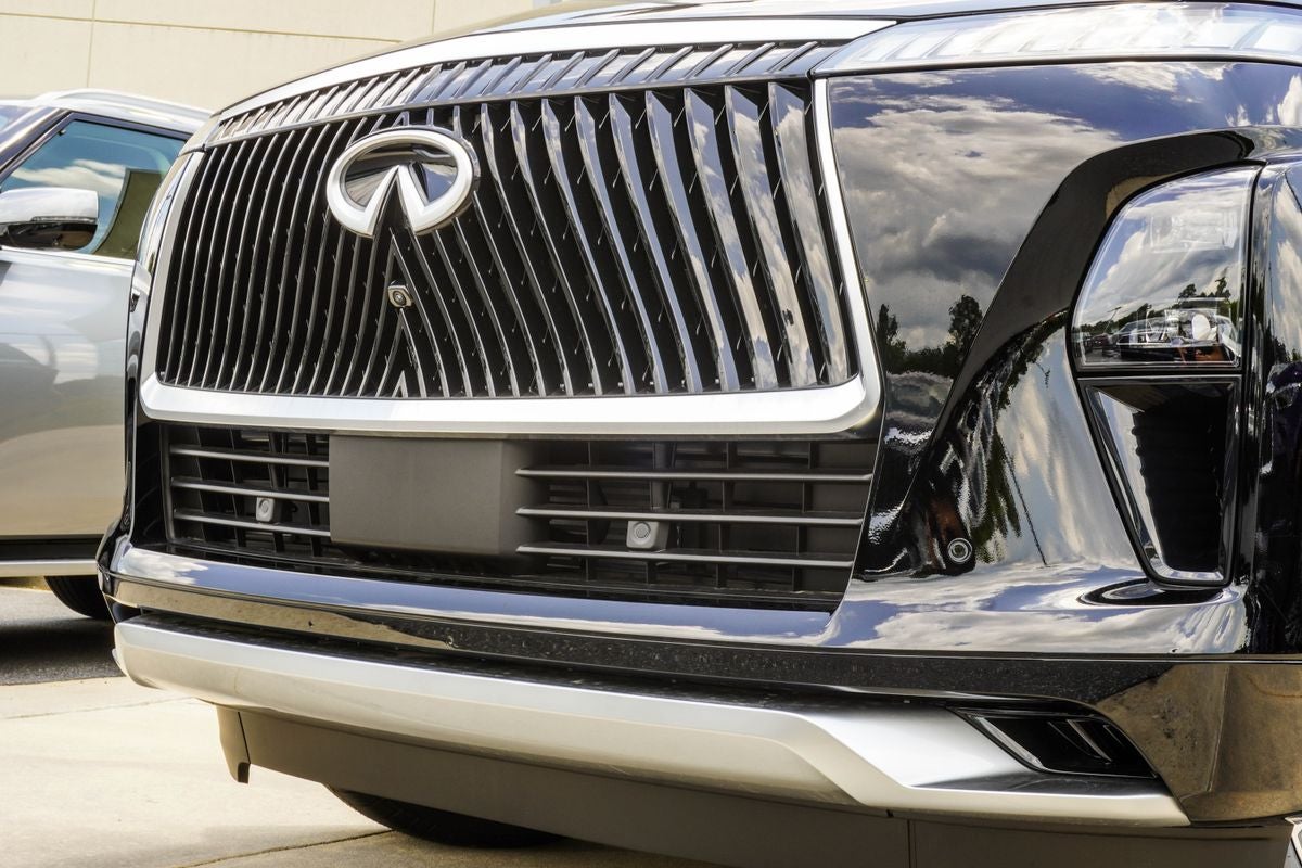 2027 INFINITI QX80 LUXE