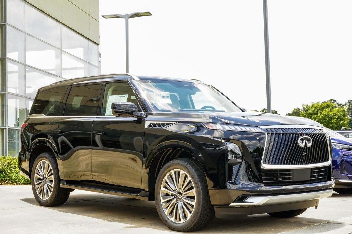 2027 INFINITI QX80 LUXE