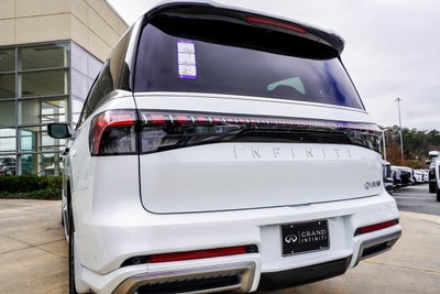 2026 INFINITI QX80 LUXE