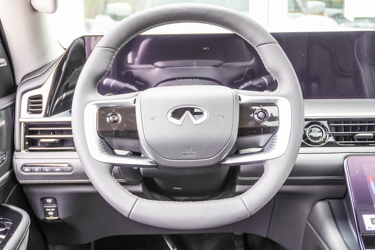 2026 INFINITI QX80 LUXE