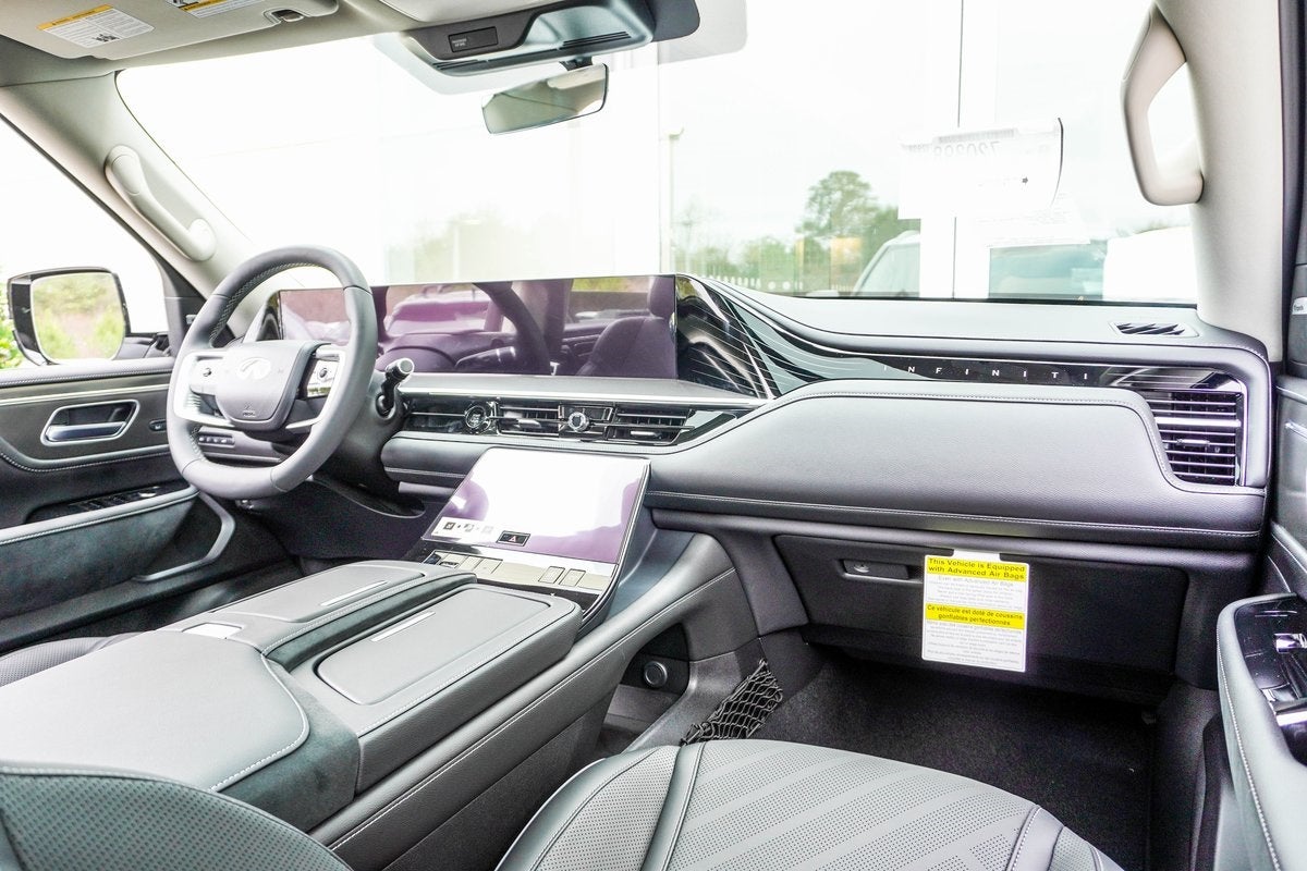 2026 INFINITI QX80 LUXE