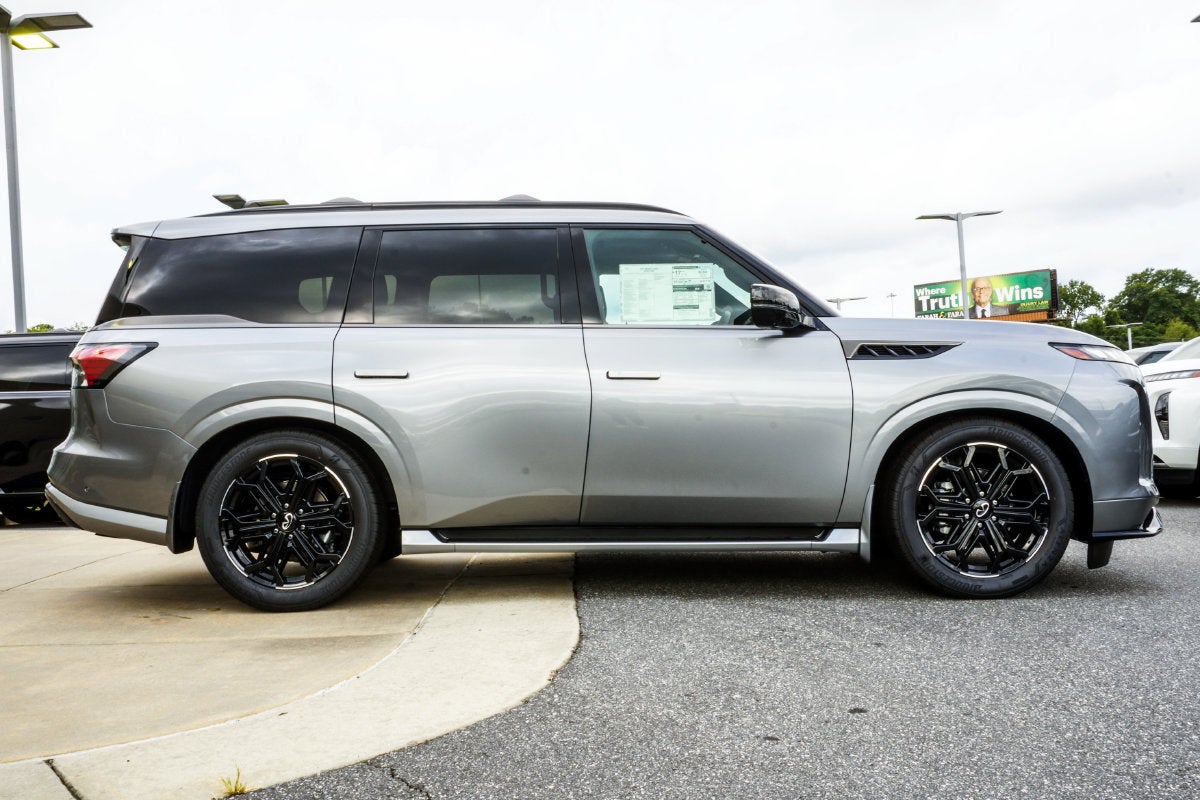 2027 INFINITI QX80 SPORT