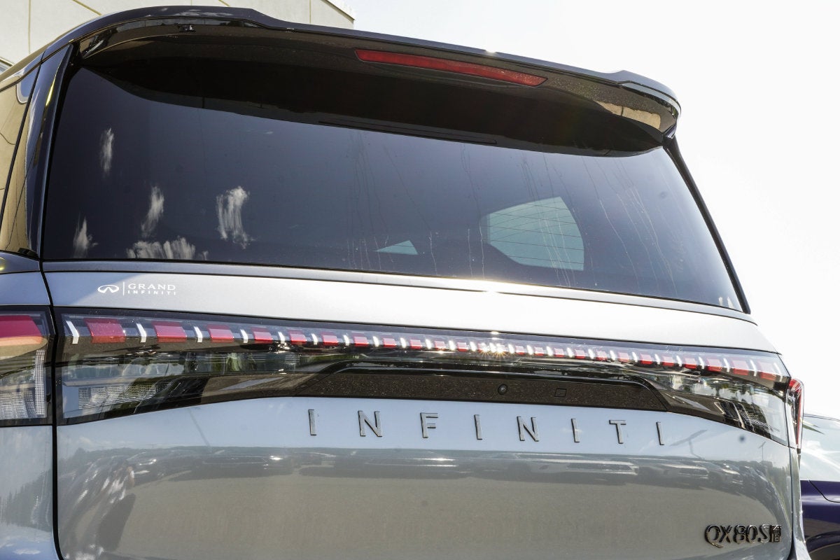 2027 INFINITI QX80 SPORT