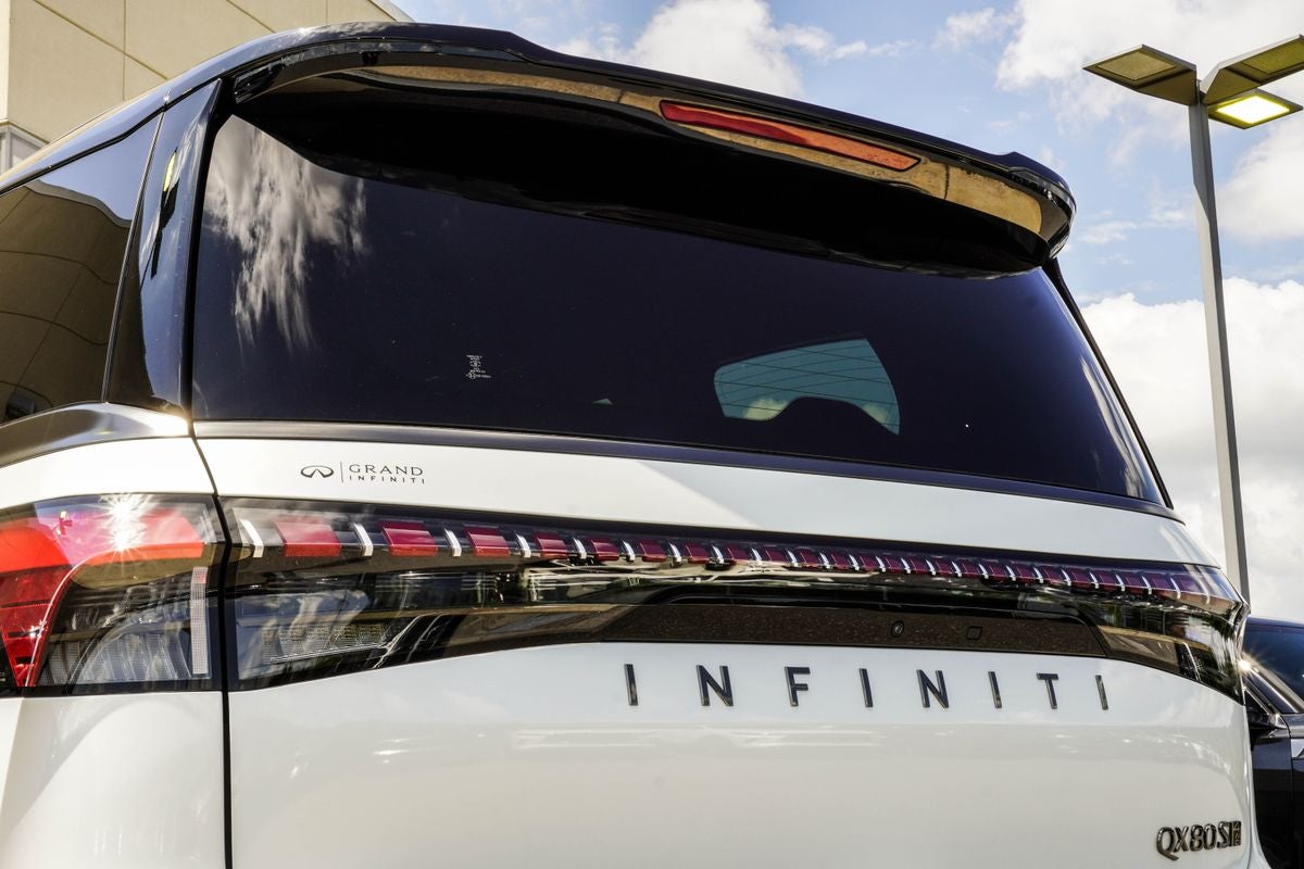 2027 INFINITI QX80 SPORT