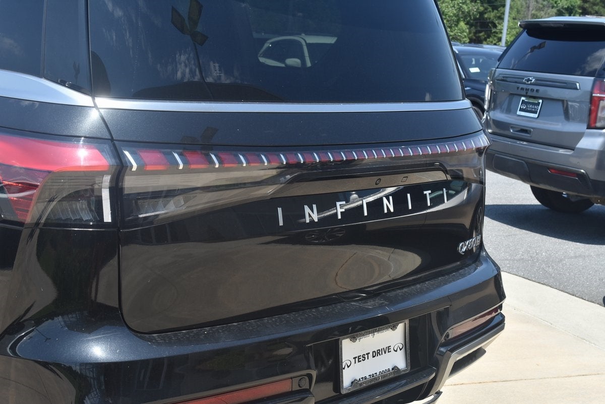 2025 INFINITI QX80 SENSORY