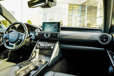2023 Lexus IS 300