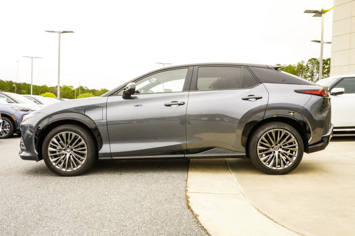 2023 Lexus RZ 450e Luxury