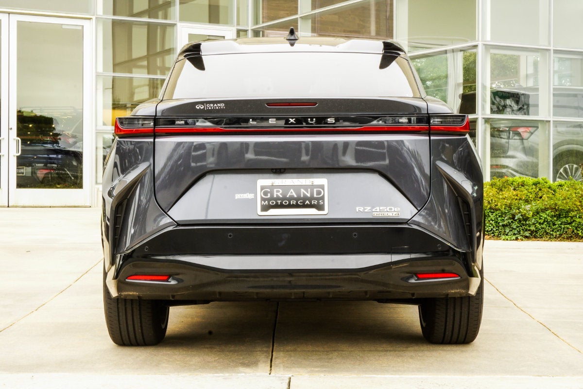 2023 Lexus RZ 450e Luxury