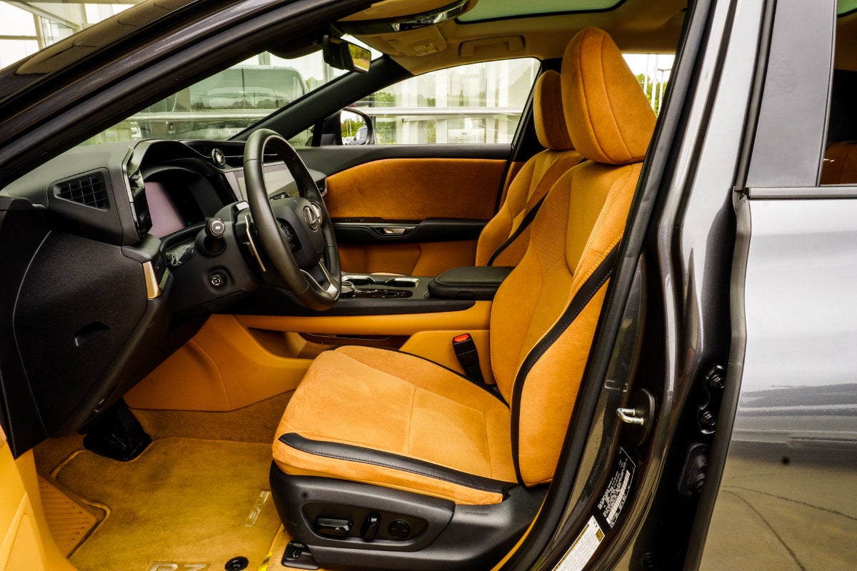 2023 Lexus RZ 450e Luxury