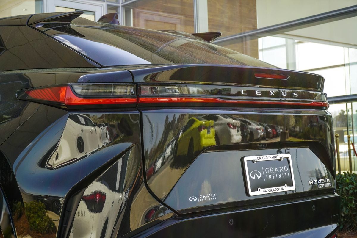 2023 Lexus RZ 450e Luxury