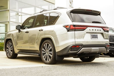 2025 Lexus LX 700h Luxury