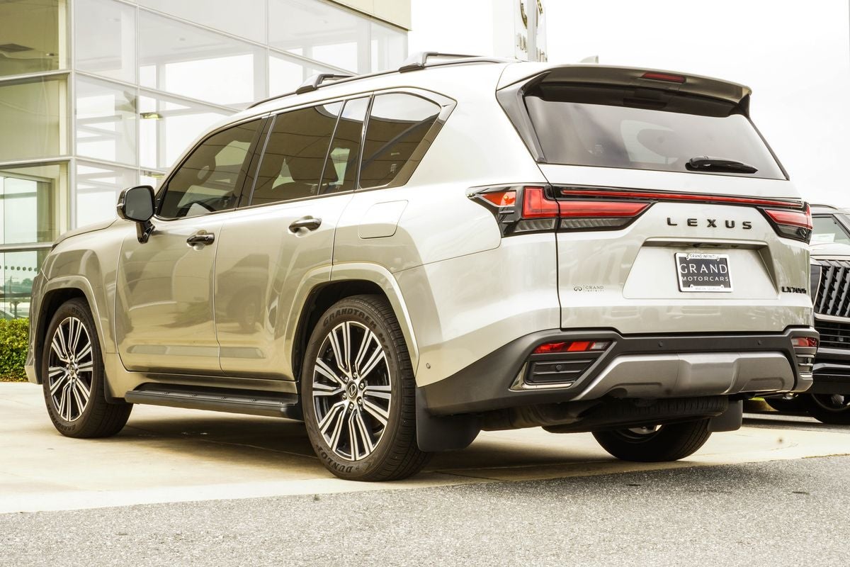 2025 Lexus LX 700h Luxury