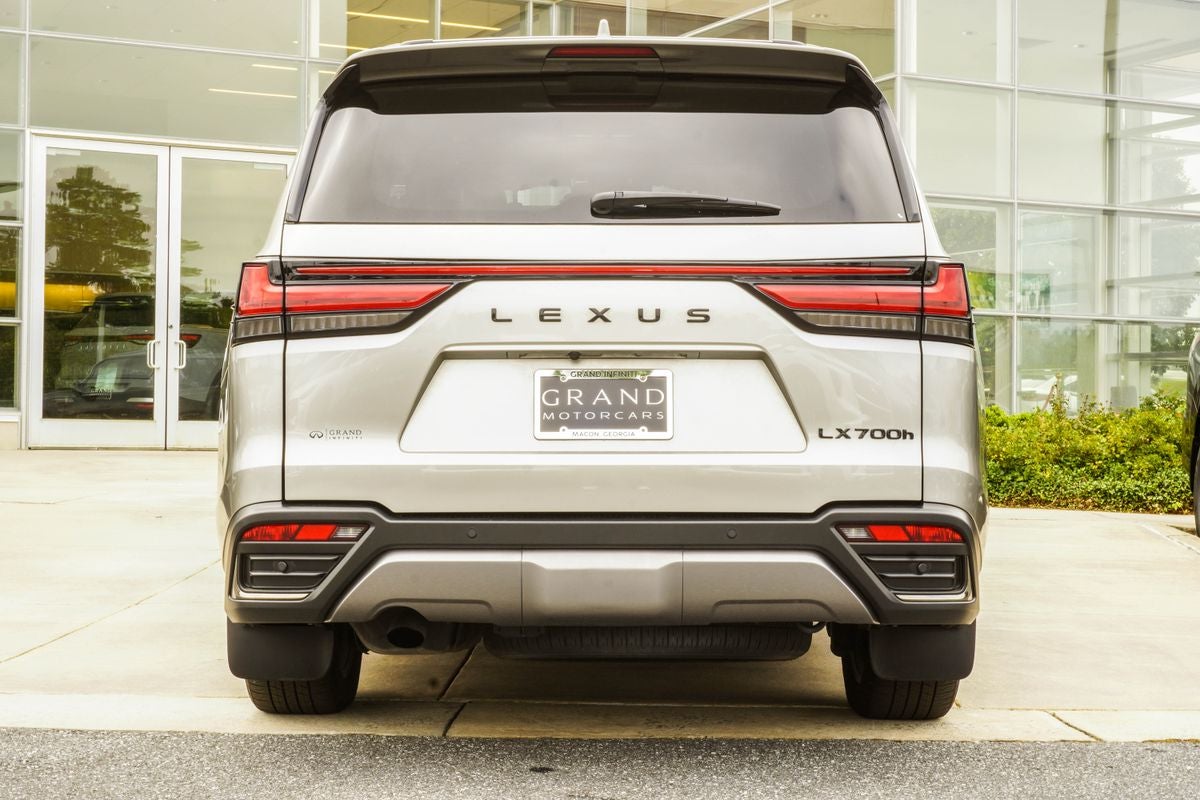 2025 Lexus LX 700h Luxury