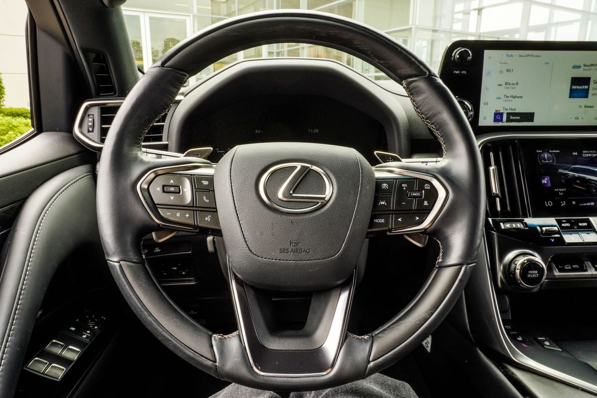 2025 Lexus LX 700h Luxury