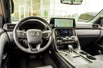 2025 Lexus LX 700h Luxury