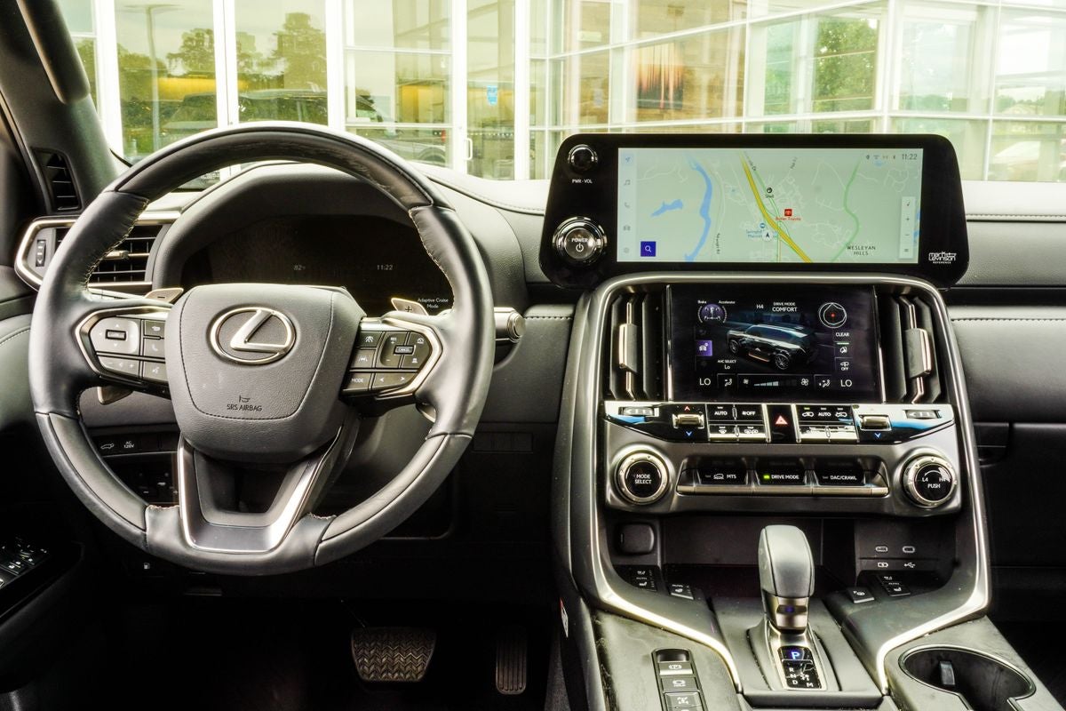 2025 Lexus LX 700h Luxury