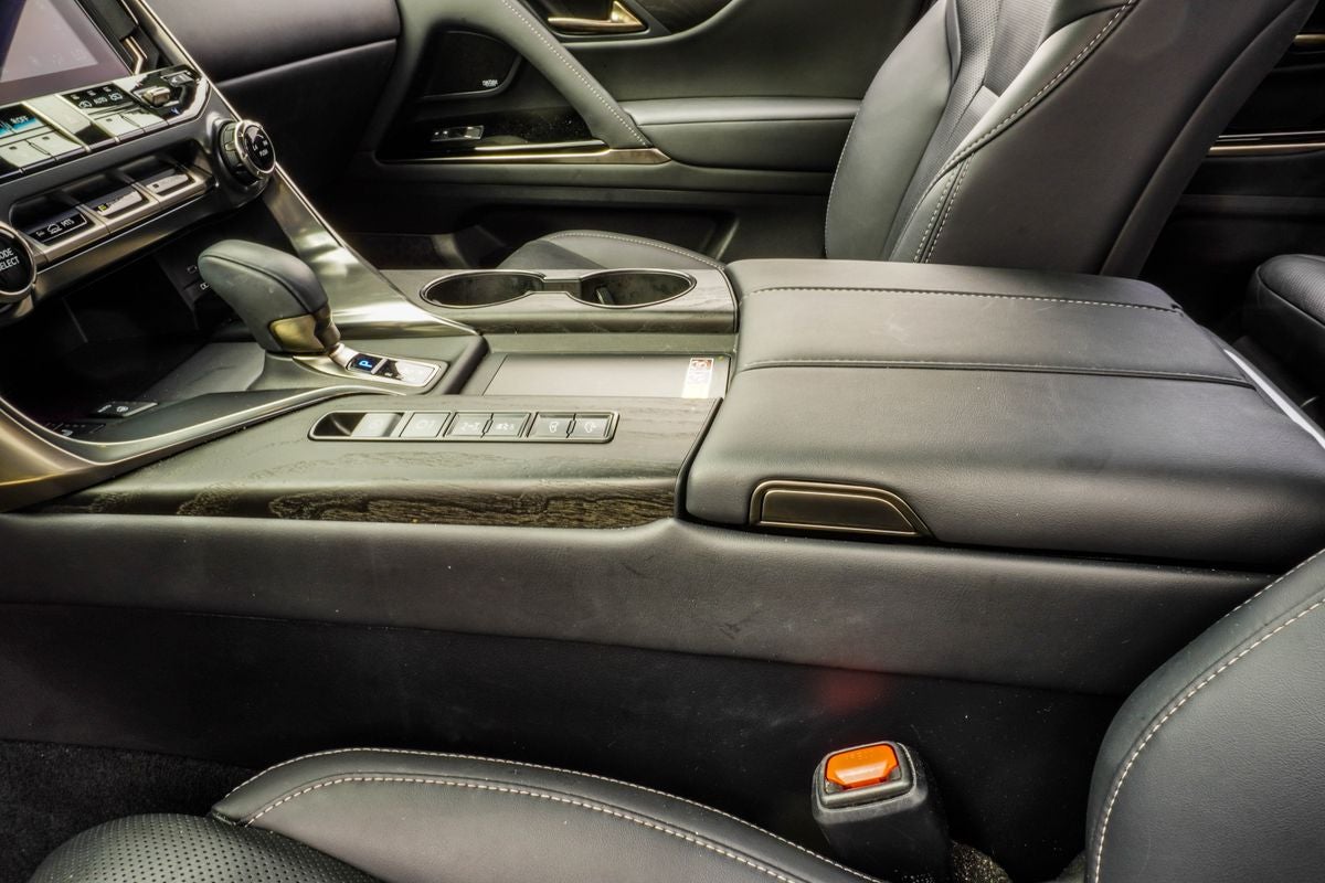 2025 Lexus LX 700h Luxury