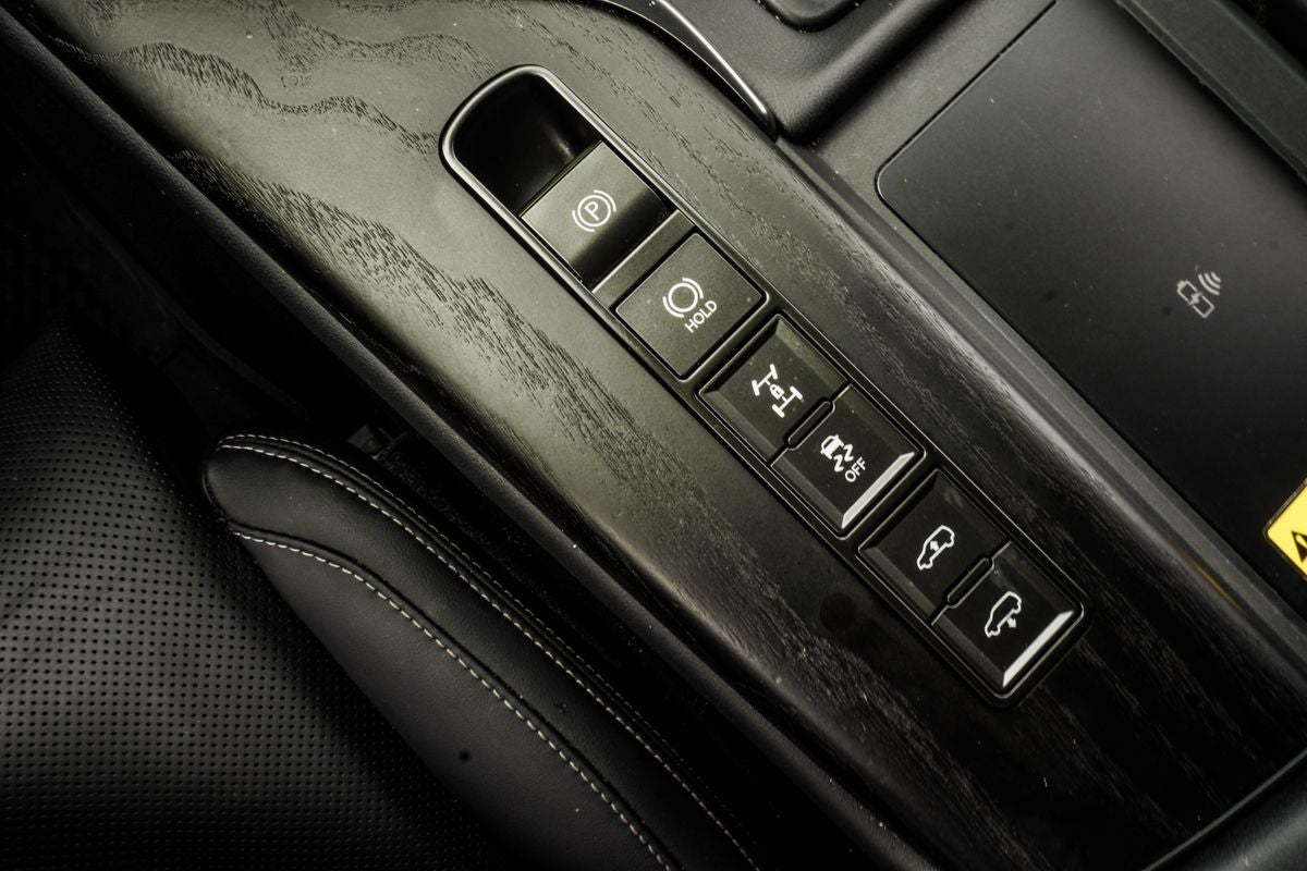 2025 Lexus LX 700h Luxury