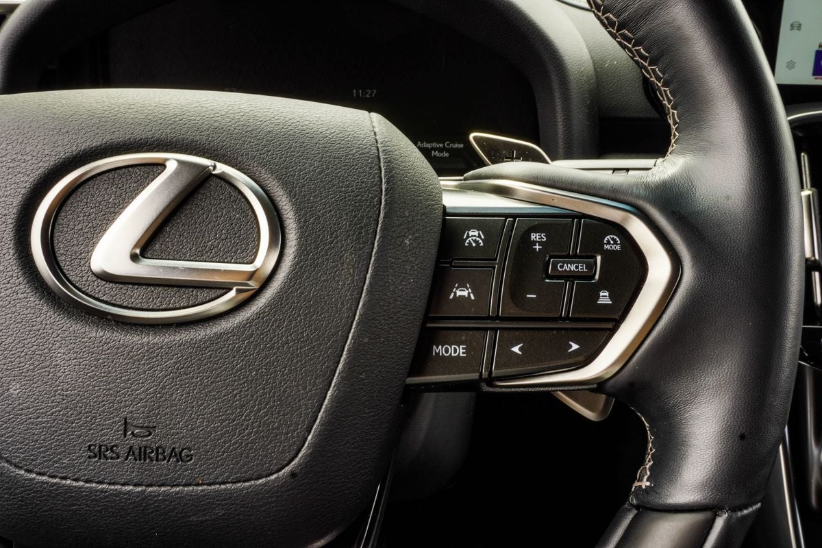 2025 Lexus LX 700h Luxury