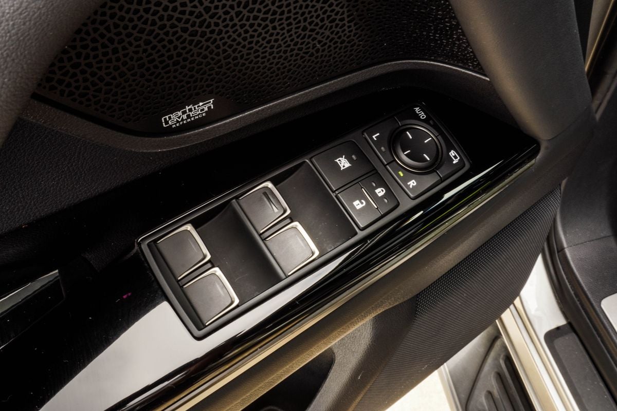 2025 Lexus LX 700h Luxury