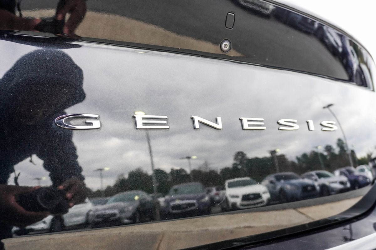 2022 Genesis G70 2.0T