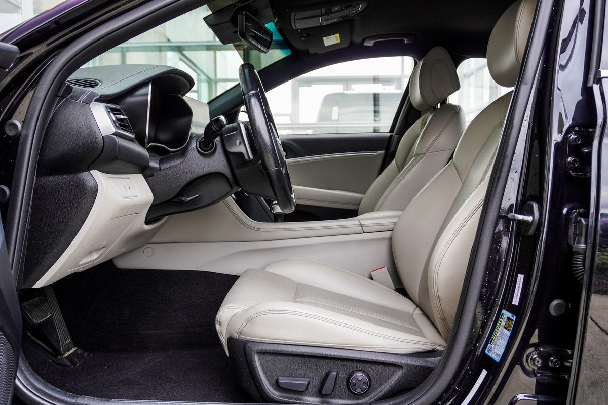 2022 Genesis G70 2.0T