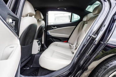 2022 Genesis G70 2.0T