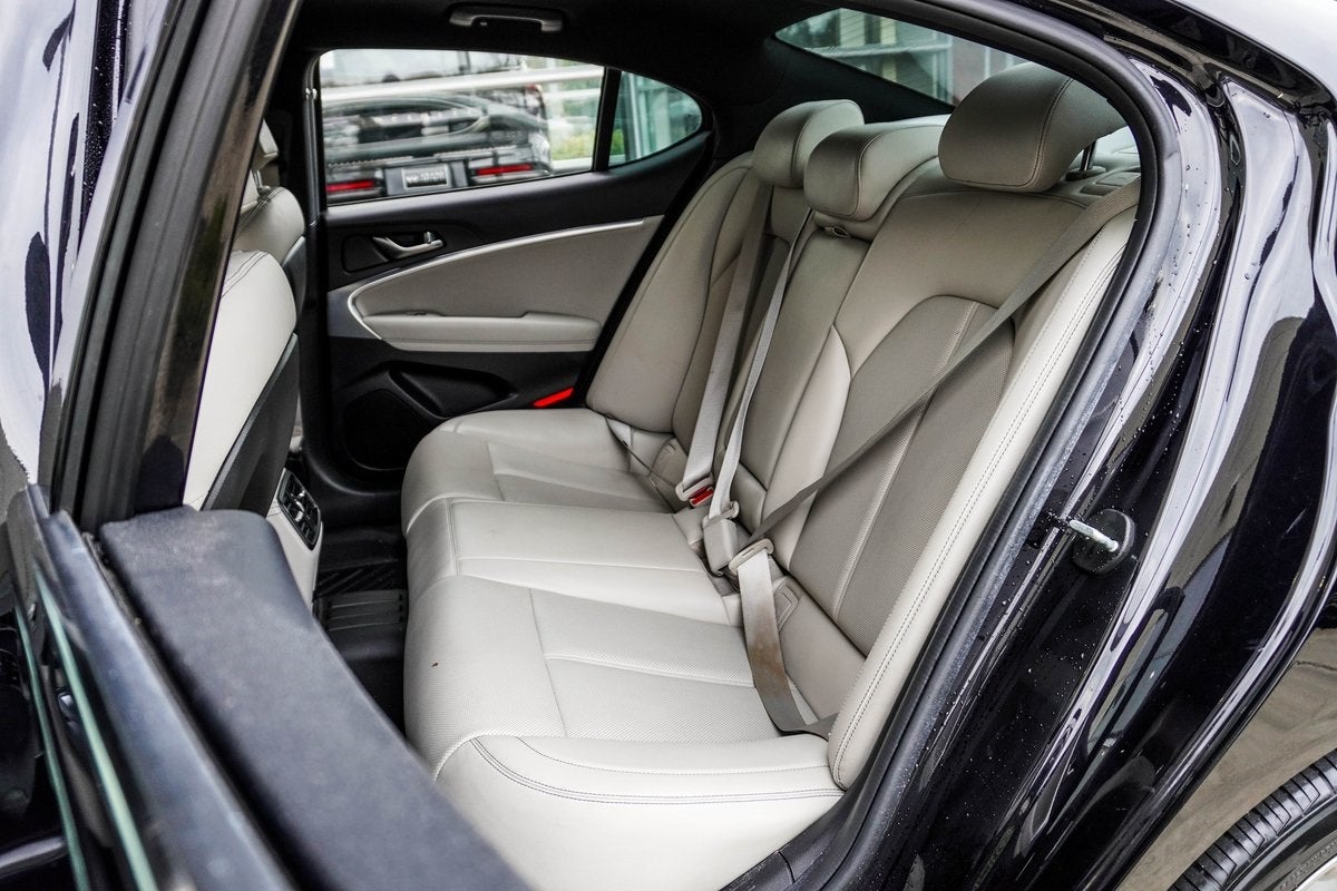 2022 Genesis G70 2.0T