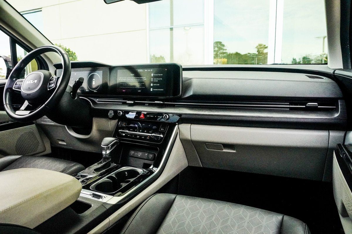 2023 Kia Carnival SX