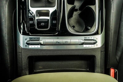 2023 Kia Carnival SX