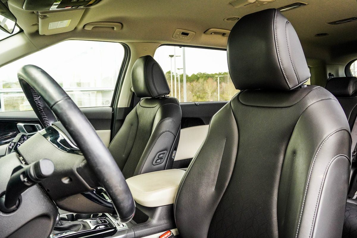 2023 Kia Carnival SX