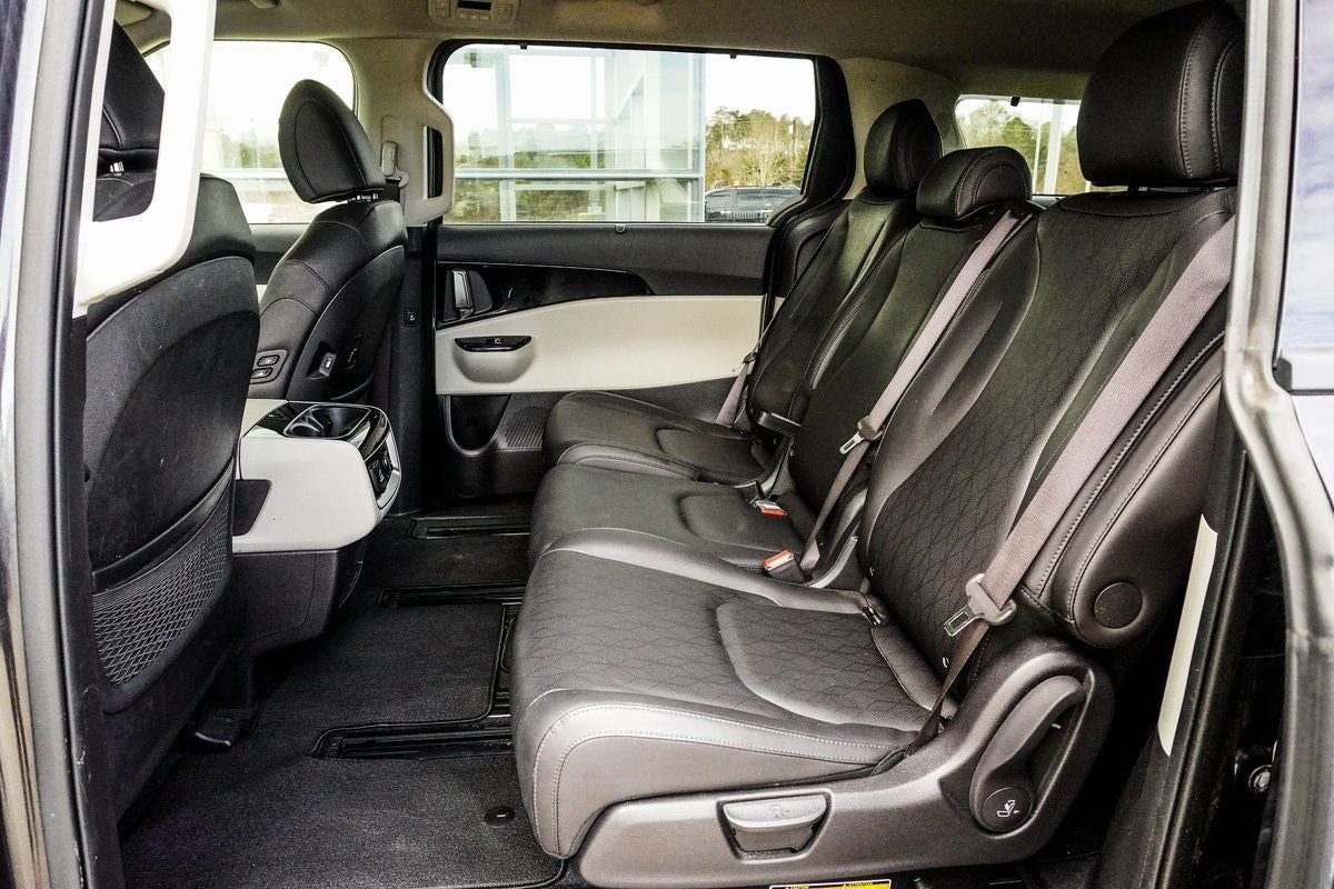 2023 Kia Carnival SX