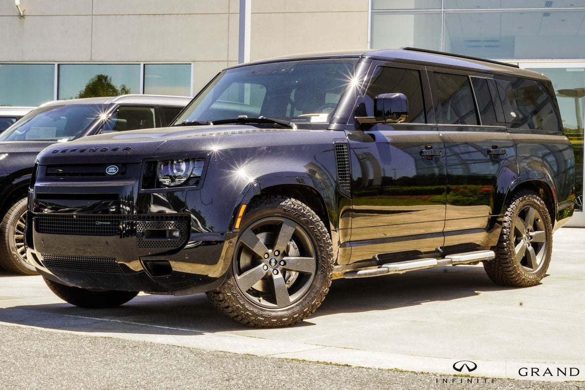 2023 Land Rover Defender X-Dynamic SE's photo
