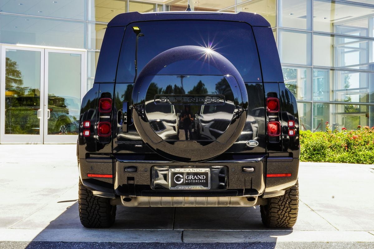 2023 Land Rover Defender 130 X-Dynamic SE