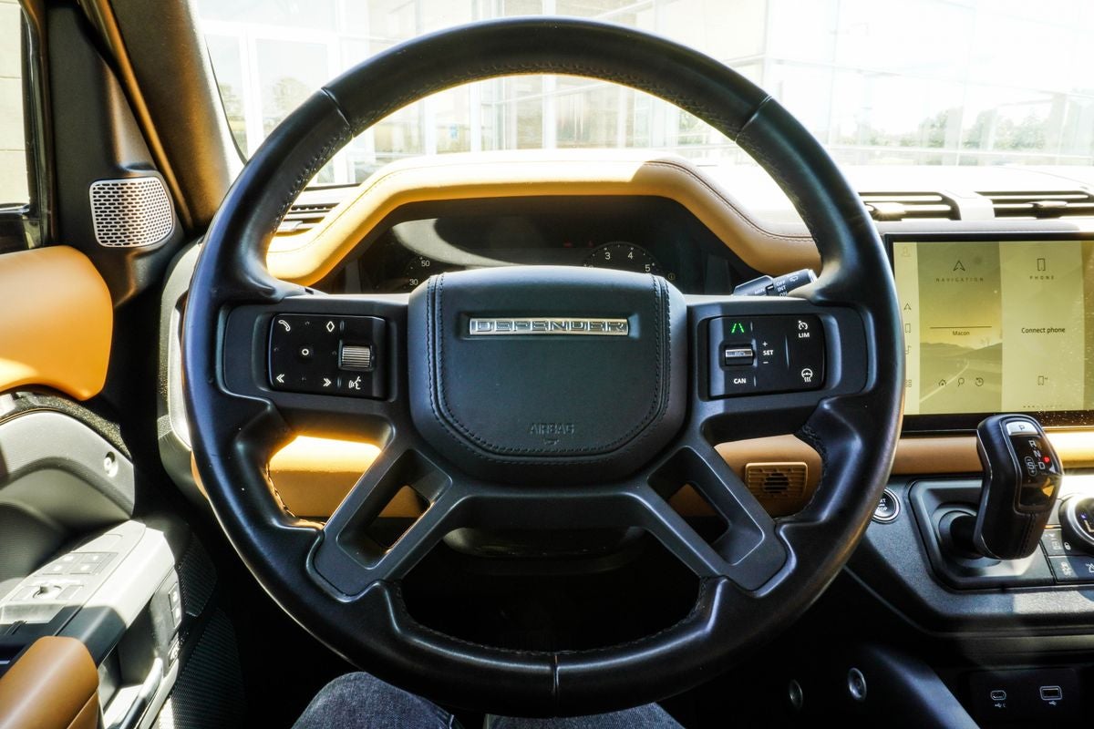 2023 Land Rover Defender 130 X-Dynamic SE