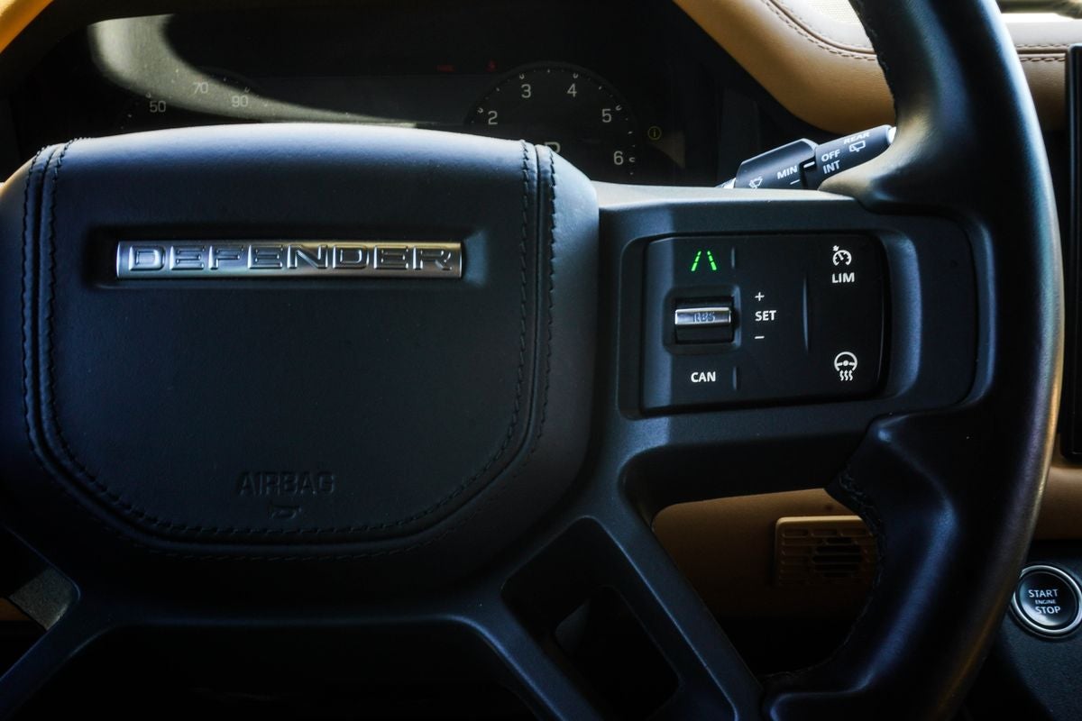 2023 Land Rover Defender 130 X-Dynamic SE