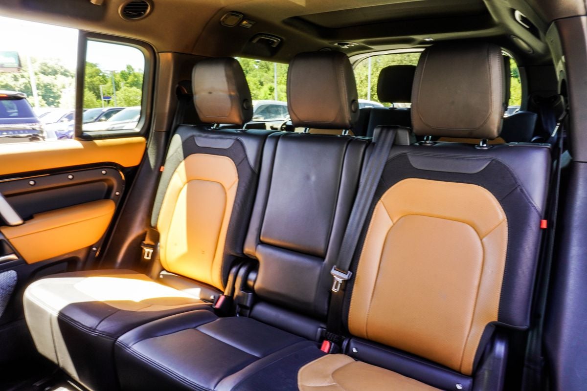 2023 Land Rover Defender 130 X-Dynamic SE
